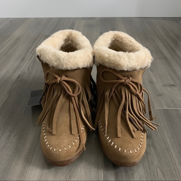 NIB Koolaburra Mocky Moc Sheepskin Boots, 7.5 - Picture 3 of 5